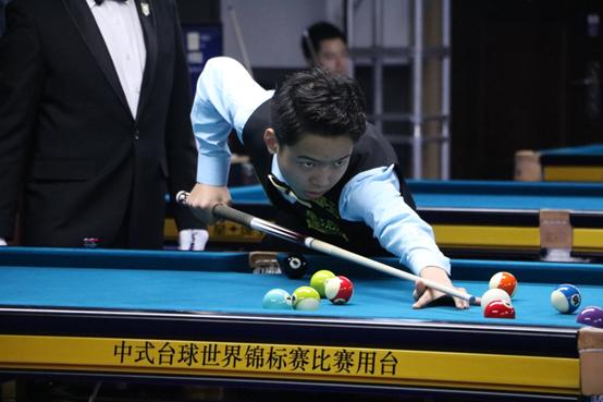 们展开了激 们展开了激