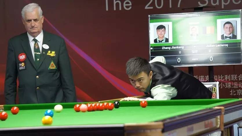 表现得更加 表现得更加